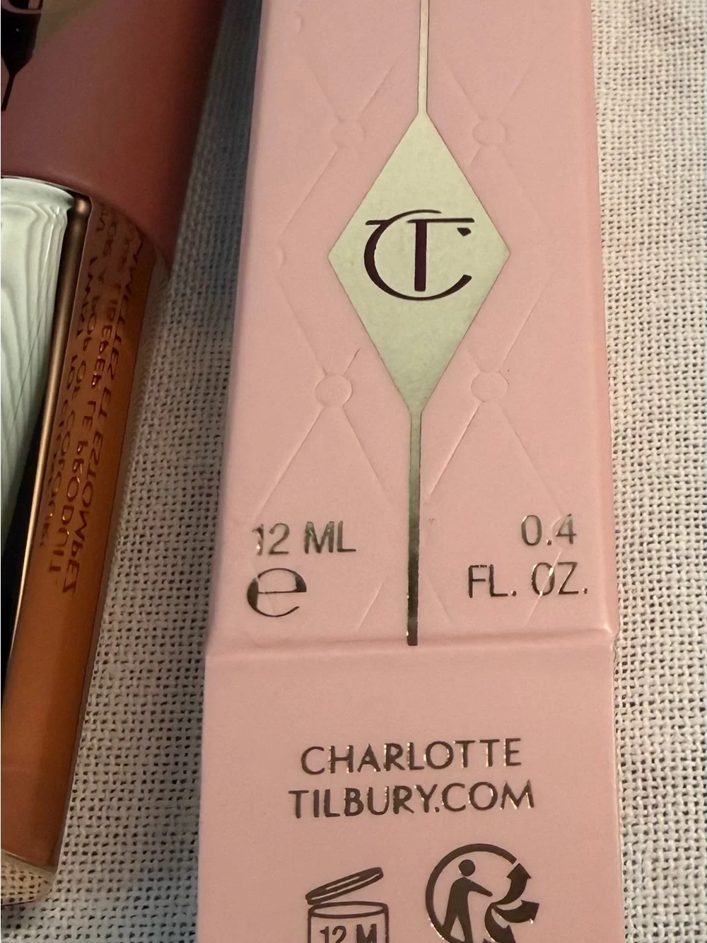 Charlotte Tilbury Matte Beauty Blush Wand - Shade Pillow Talk.
